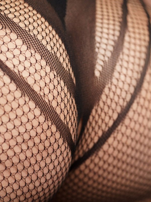 Le Desir Visnet Catsuit Grote Maten Zwart Open Kruis, close-up achterkant